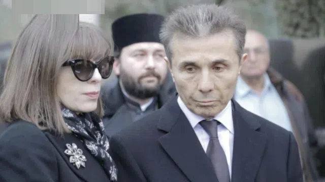 VIDEO: ბიძინა და ეკატერინა ივანიშვილები განცხადებას ავრცელებენ