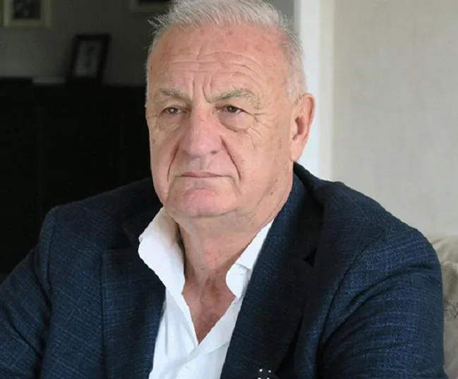 13 წლის ასაკში დადებული პირობა შეუსრულა, რა გრანდიოზული საჩუქარი აჩუქა გივი სიხარულიძეს ვაჟმა