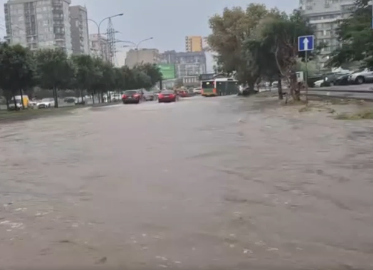 VIDEO: რა ხდება ძლიერი წვიმის შემდეგ დიდ დიღომში - კადრებს მოქალაქე ავრცელებს