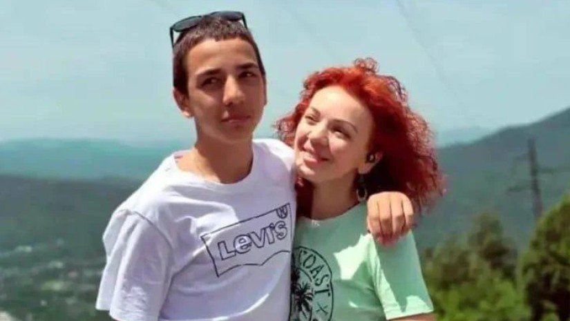ბათუმში გაუჩინარებული მოზარდის, 16 წლის ალექსანდრე მიქელაძის დედა მორიგ მიმართვას ავრცელებს