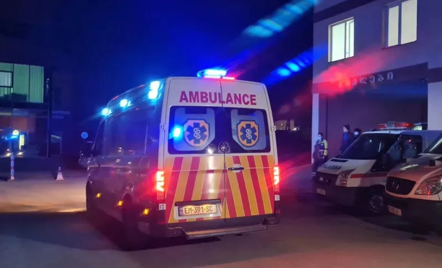 დიდი ტრაგედია, მამის კუთვნილი იარაღით 2 წლის ბიჭმა თამაში დაიწყო და შემთხვევით დედა მოკლა ვრცლად იხილეთ კომენტარებში