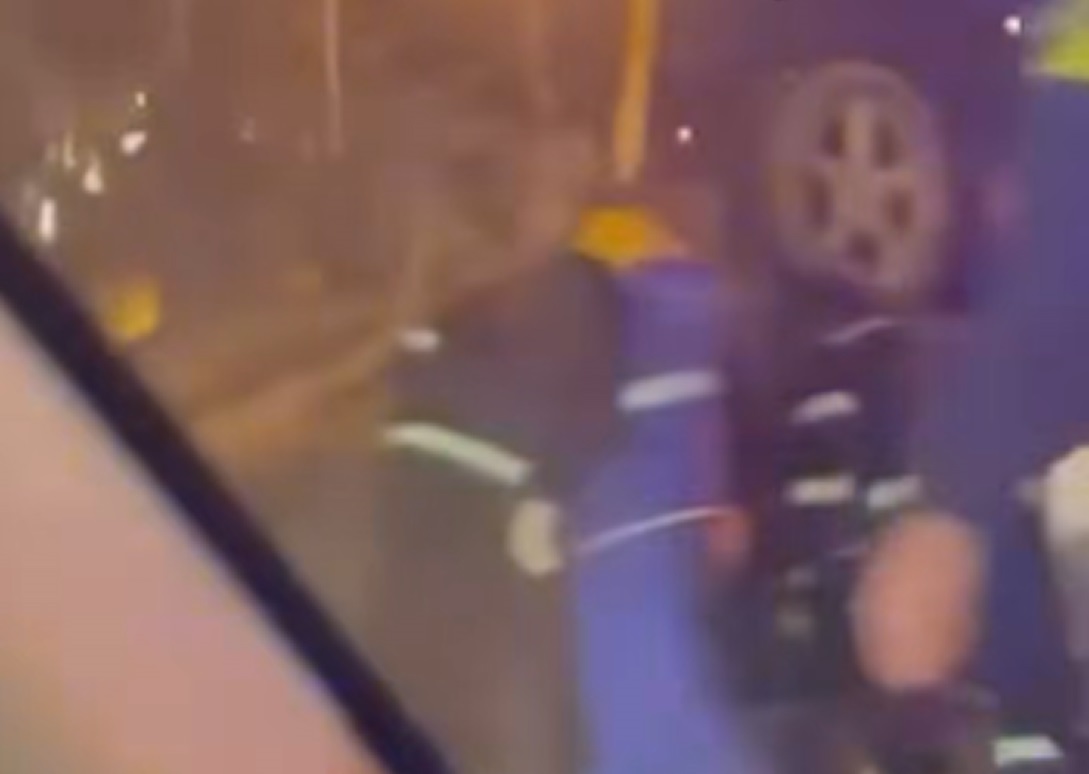 გვიან ღამით თბილისში, სანაპიროზე ავტოსაგზაო შემთხვევა მოხდა