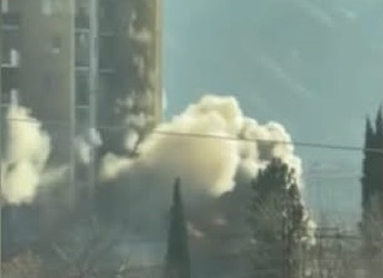 VIDEO: კადრები სამგორის რაიონიდან, სადაც ხანძარი გაჩნდა