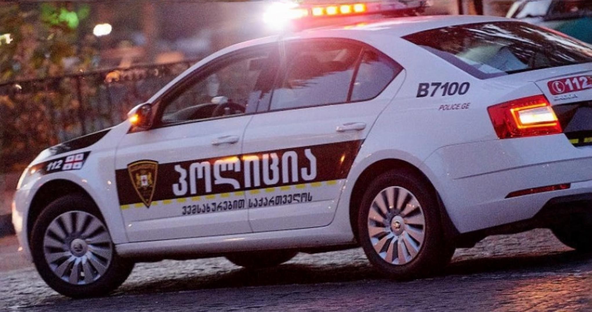შინაგან საქმეთა სამინისტრომ პოლიციელზე ჯგუფურად თავდასხმის ბრალდებით 4 პირი დააკავა