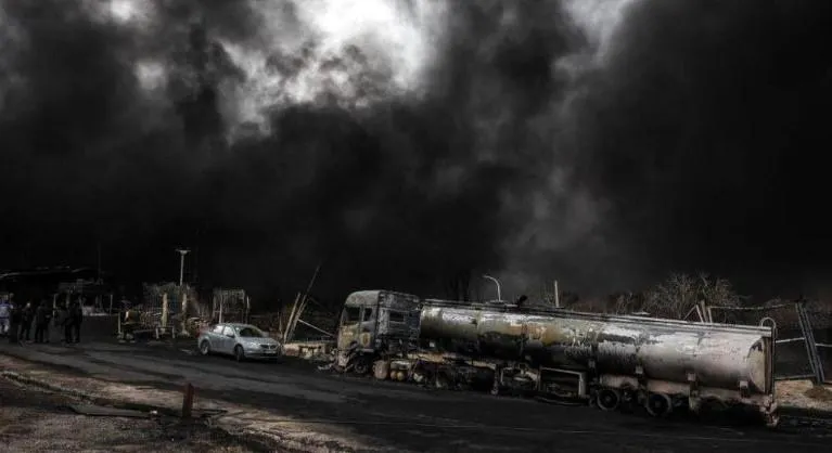 VIDEO: ცეცხლის მდინარეები თეირანში, სადაც ნავთობგადამამუშავებელი ქარხნები დაიბომბა - ისრაელის თავდაცვის ძალების ინფორმაციით, ირანში 400-ზე მეტ სამიზნეზე მიიტანეს იერიში