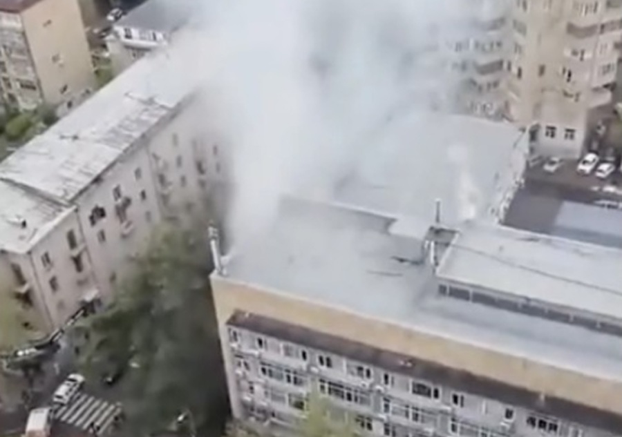 VIDEO: კადრები ყაზბეგის გამზირიდან, სადაც ხანძარი გაჩნდა