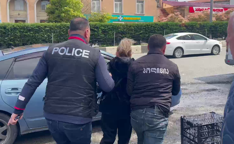 VIDEO: ზუგდიდის ბაზრის ტერიტორიაზე გარემოვაჭრე ქალი დააკავეს