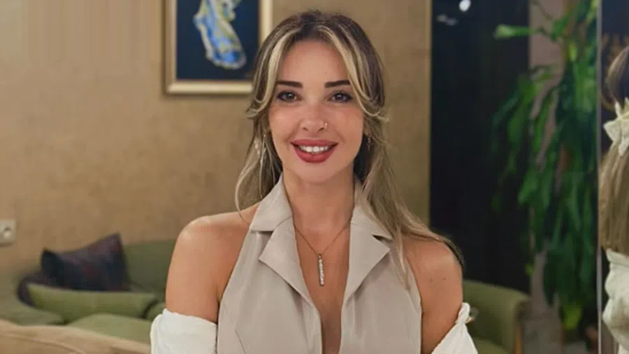 "დღეს ჩემი ბოლო ზარი გამახსენდა, რომლის ღონისძიებაზეც ჩემმა დამრიგებელმა არ შემიშვა..." - ახალგაზრდა გოგო ემოციურ ვიდეოს აქვეყნებს
